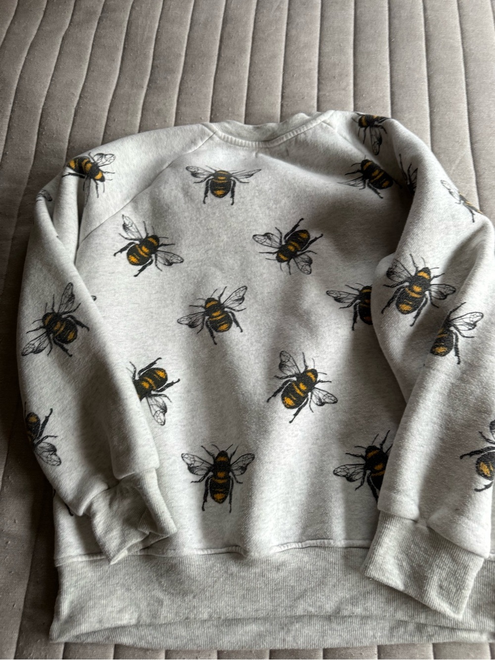 LA Soul Gray Sweatshirt with Allover Bee Print size medium - Picture 2 of 3
